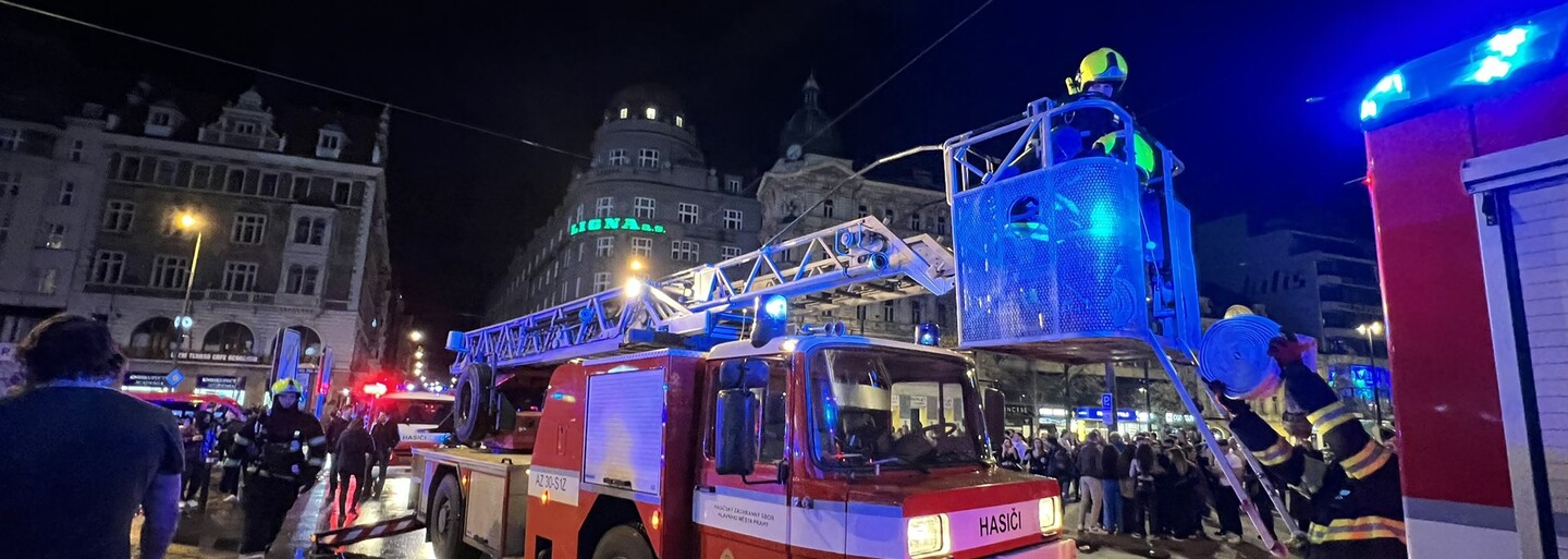 V legendárnom pražskom klube horelo. Záchrannú akciu komplikovali opití turisti