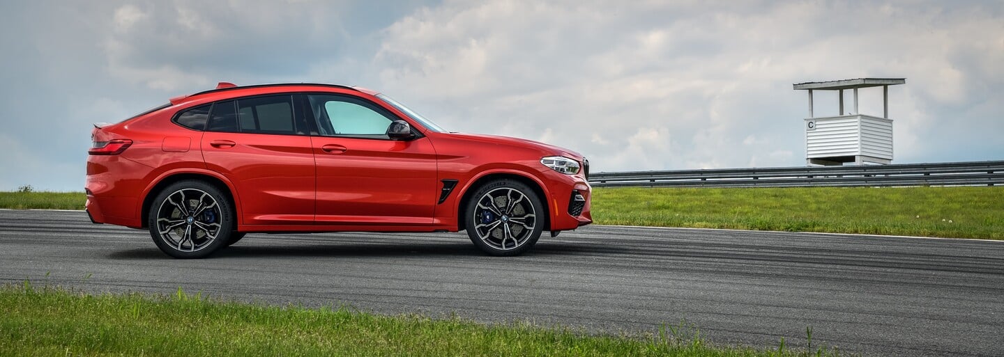 V New Yorku jsme sedli za volant brutálních SUV od BMW. Jaký je nejsilnější šestiválec v historii značky?