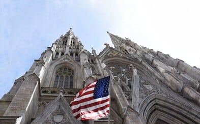 V newyorskej katedrále bol zadržaný muž s 15 litrami benzínu a podpaľovačom V newyorskej katedrále bol zadržaný muž s 15 litrami benzínu a podpaľovačom