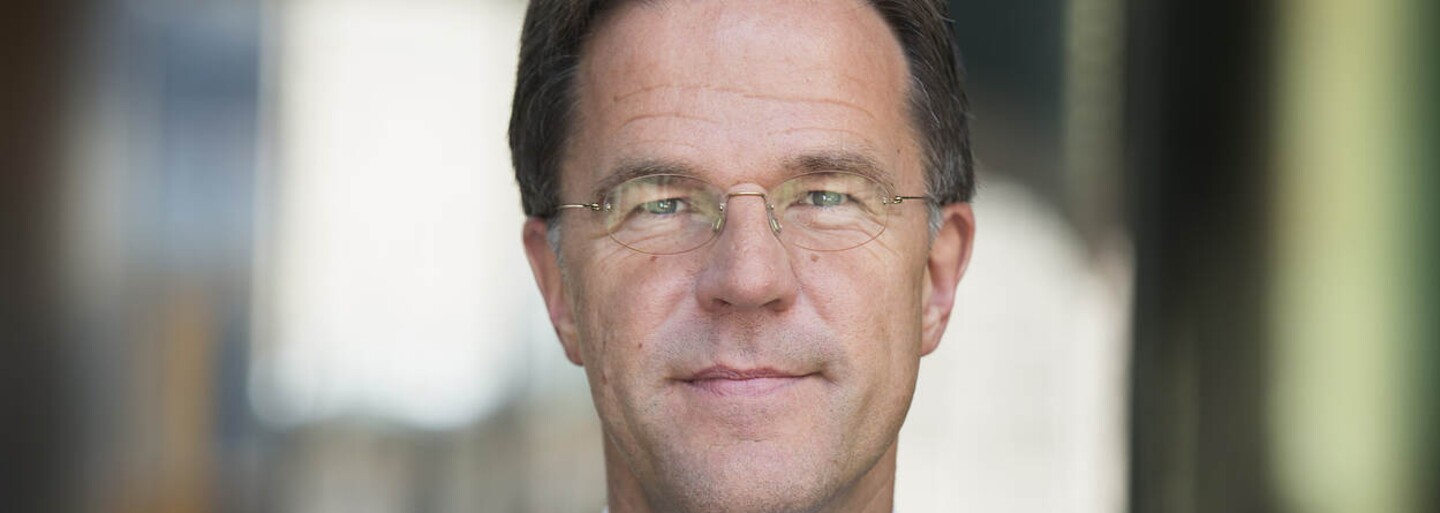 V Nizozemsku si osobu stejného pohlaví může vzít i král nebo královna. Premiér Rutte v tom nevidí žádný problém