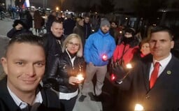 V noci v Martine protestovali proti vládnym opatreniam: Matovič vojnu začal, my ju ukončíme, tvrdia krajne pravicoví organizátori