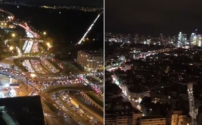 V Paříži vznikla kvůli lockdownu 706kilometrová kolona. Lidé utíkali z města, vytvořili tak obrovskou zácpu V Paříži vznikla kvůli lockdownu 706kilometrová kolona. Lidé utíkali z města, vytvořili tak obrovskou zácpu