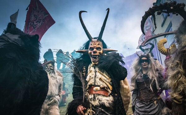 V Piešťanoch aj tento rok pochodovali čerti. Na krampusov sa prišli pozrieť tisíce Slovákov