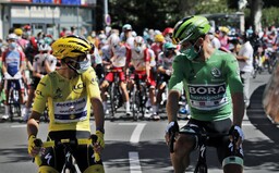 V polepenom Superbe sme zažili etapu Tour de France. Čo všetko môžeš vidieť zo sprievodného vozidla a dostaneš sa k pelotónu?