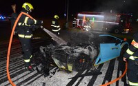 V Praze hořelo Lamborghini. Kriminalisté nevylučují žhářství