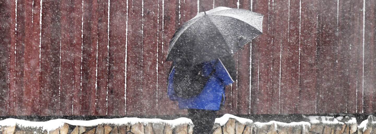 V úterý začne sněžit, během týdne napadne až 25 cm nového sněhu, varuje ČHMÚ