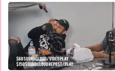 V živém vysílání někdo se zbraní přepadl známého hostitele podcastu. Chtěl od něj všechny peníze V živém vysílání někdo se zbraní přepadl známého hostitele podcastu. Chtěl od něj všechny peníze