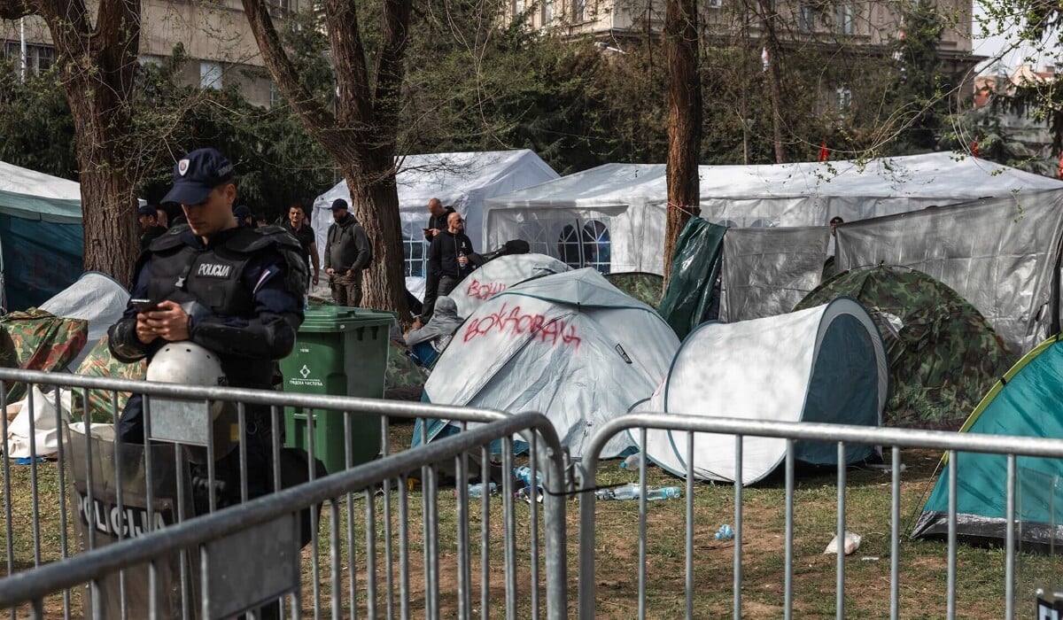 Tzv. Ćacilend hlídaný policií