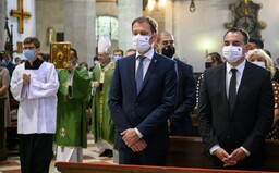 Vakcína na Covid-19 by k nám mohla doraziť už v decembri. Vírus sa šíri aj v kostoloch, hovorí člen pandemickej komisie
