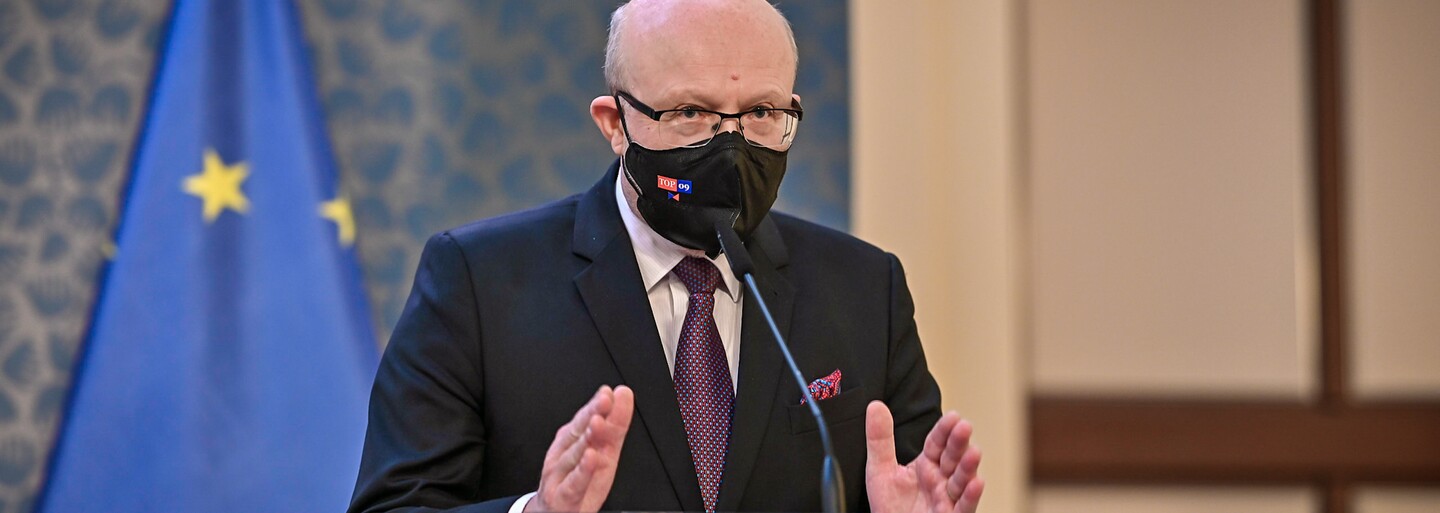 Válek: Čím dříve sundáme respirátory, tím lépe