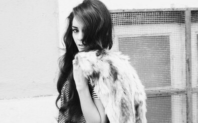 Vanessa Hudgens sa čarovne presunula späť do 60. rokov na záberoch z krásneho Portugalska Vanessa Hudgens sa čarovne presunula späť do 60. rokov na záberoch z krásneho Portugalska