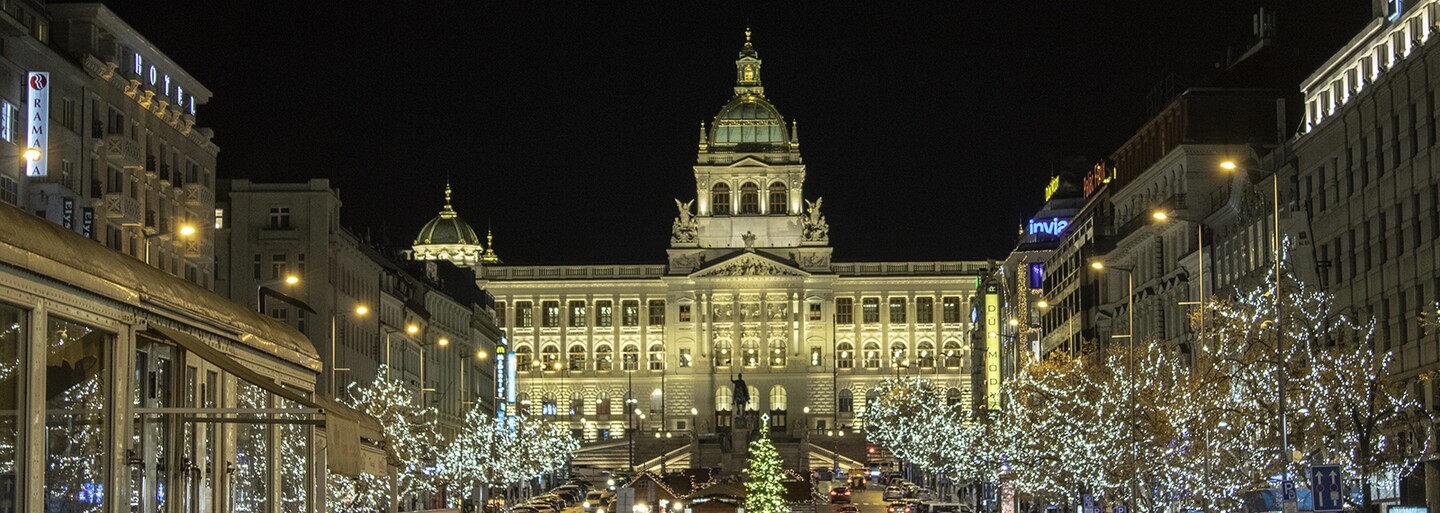 Vánoční trhy na Staromáku jsou předražené a plné turistů. Máme tipy na ty nejlepší v Praze, které si opravdu užiješ