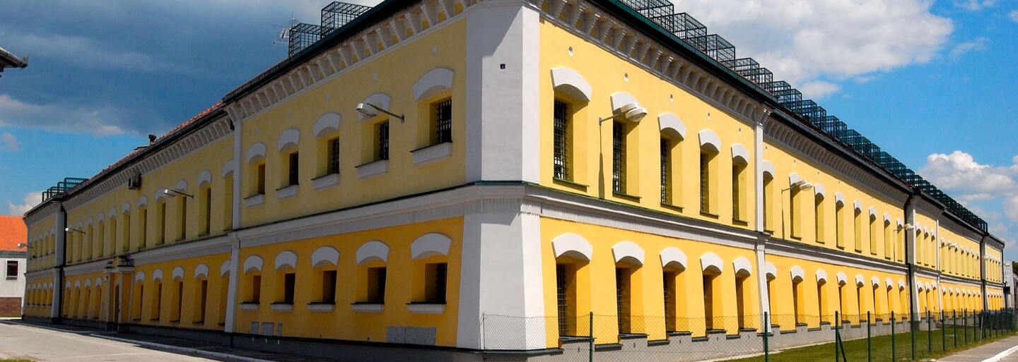 Vězni z Leopoldova měli mačety a sekery. Při zásahu svlékli trestance do naha