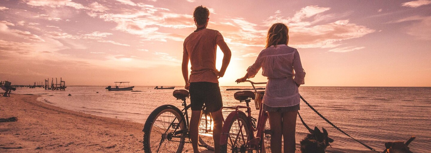 Vďaka slovenskej vlajke našli nocľah. Ľubka a Tomáš so psami chcú zdolať Ameriku na bicykloch (Rozhovor)