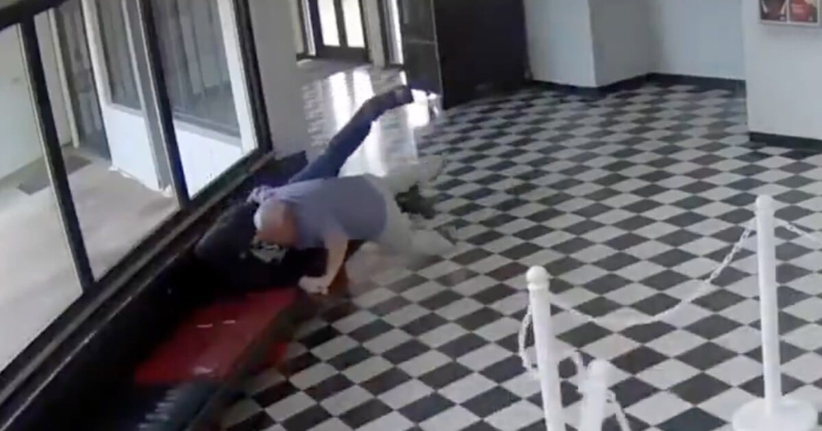 VIDEO: USA mají nového hrdinu. Ředitel školy vlastníma rukama zastavil střelce, zachránil spoustu životů