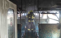 Ve vlaku na Brněnsku začalo za jízdy hořet v jednom z vagonů. Evakuováno bylo 40 lidí