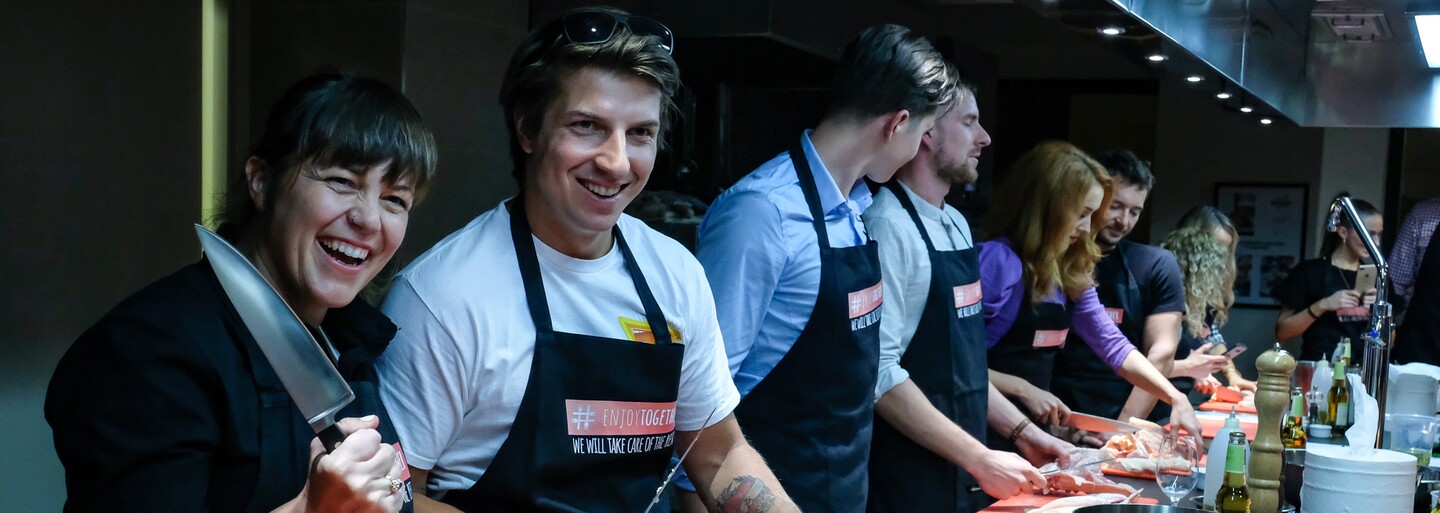 Večeru s priateľmi si vychutnáš viac, keď ju spolu nachystáte