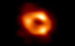 Vědci poprvé vyfotili černou díru v Mléčné dráze. Snímky mohou odpovědět na důležité otázky o jejím vzniku