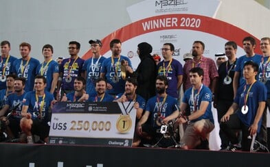 Vědci z ČVUT vyhráli celosvětovou soutěž dronů v Abú Dhabí. Získali prestižní ocenění a 5,8 milionu korun Vědci z ČVUT vyhráli celosvětovou soutěž dronů v Abú Dhabí. Získali prestižní ocenění a 5,8 milionu korun