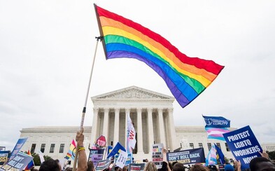 Veľké víťazstvo pre LGBTI komunitu v USA. Najvyšší súd im priznal ochranu voči pracovnej diskriminácii Veľké víťazstvo pre LGBTI komunitu v USA. Najvyšší súd im priznal ochranu voči pracovnej diskriminácii
