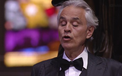 Velikonoční koncert Andrea Bocelliho pro Italy zasažené koronavirem překonal rekord YouTube. Vidělo ho už 35 milionů lidí Velikonoční koncert Andrea Bocelliho pro Italy zasažené koronavirem překonal rekord YouTube. Vidělo ho už 35 milionů lidí