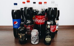 Veľký kolový test: Ako chutí údajne najlepšia kola na svete a z ktorej doslova škrípu zuby?