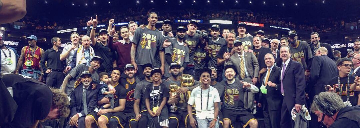 Veľký obrat dokonaný! 52-ročné čakanie je u konca a Cleveland na čele s Lebronom Jamesom sa raduje z titulu