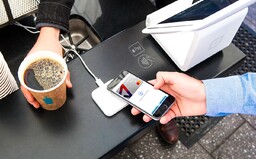 Velký přehled bank, které podporují Apple Pay a Google Pay. Zjišťovali jsme, kdy se přidají poslední z nich