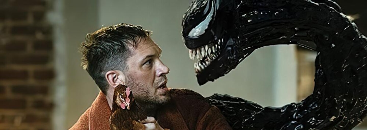 Venom a Carnage sa už nezadržateľne rútia do kín. Brutálne zábery ukazujú, ako zabíjajú ľudí a trhajú sa na život a na smrť