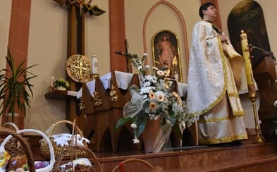 Veriaci budú Veľkú noc tento rok sláviť len doma. Verejné omše nebudú Veriaci budú Veľkú noc tento rok sláviť len doma. Verejné omše nebudú