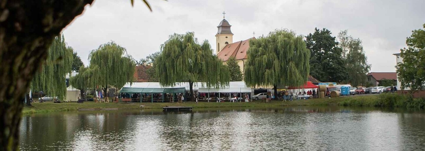 Vesnicí roku 2022 se stala Kostelní Lhota z Nymburska. Zvítězila v konkurenci 175 obcí