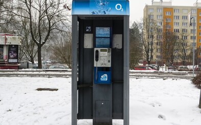 Většina telefonních budek zmizí z českých ulic. Relikvii 90. let plně nahradily mobily Většina telefonních budek zmizí z českých ulic. Relikvii 90. let plně nahradily mobily
