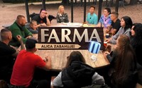 Videli sme prvú epizódu novej Farmy: Na prvú homofóbnu narážku stačilo 25 minút, umelá inteligencia Alica zatiaľ sype trápne vtipy