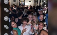VIDEO: Až 200 teenagerů se vloupalo do luxusního sídla na Floridě, kde uspořádali bujarý večírek. Hledá je policie