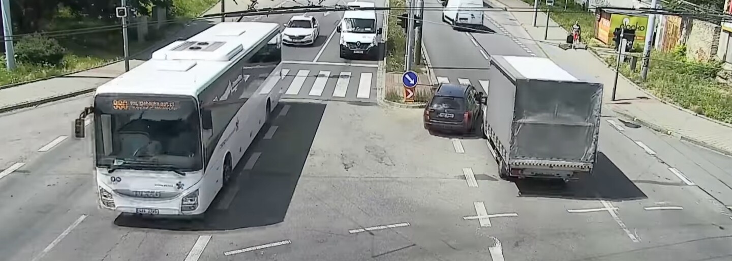 VIDEO: Českí policajti naháňali vodiča, ktorý išiel po diaľnici D1 200 km/h. V centre Brna ho dobehli, zradila ho premávka