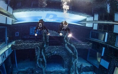 VIDEO: Chceš vidieť najhlbší bazén sveta? V Dubaji vybudovali mesto pod vodou, má hĺbku 60 metrov