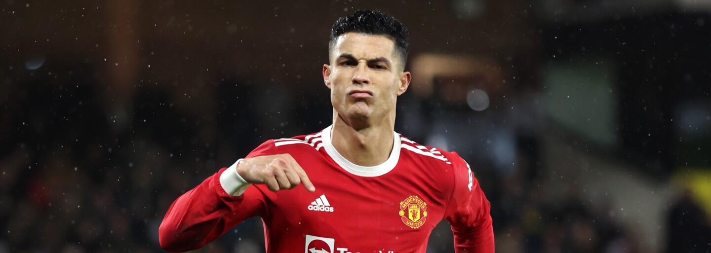 VIDEO: Cristiano Ronaldo rozbil pri odchode z ihriska telefón malému fanúšikovi, tvrdí jeho mama