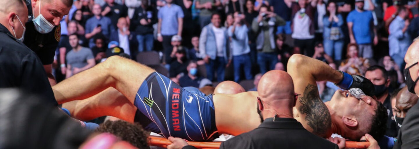 VIDEO: Hrozivé zranění na turnaji UFC. Bojovník si jedním kopem zlomil holenní i lýtkovou kost