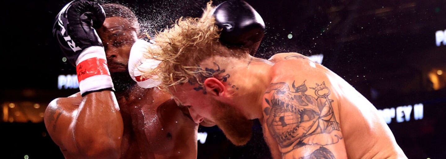 VIDEO: Jake Paul tvrdo knokautoval bývalého šampióna UFC Tyrona Woodleyho