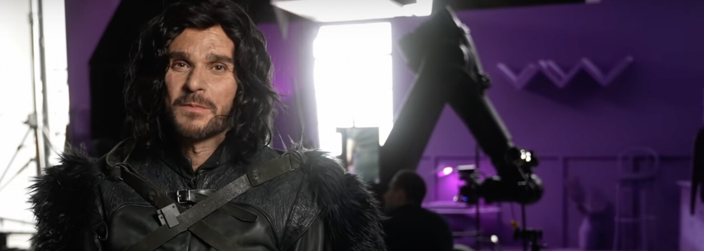 VIDEO: Leoš Mareš jako Jon Snow láká na start HBO Max. „Spojuje nás záliba v kožichách“, říká