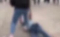 VIDEO: Muž v Hlohovci napadol ďalšieho muža, v bitke pokračoval aj po tom, čo obeť stratila vedomie