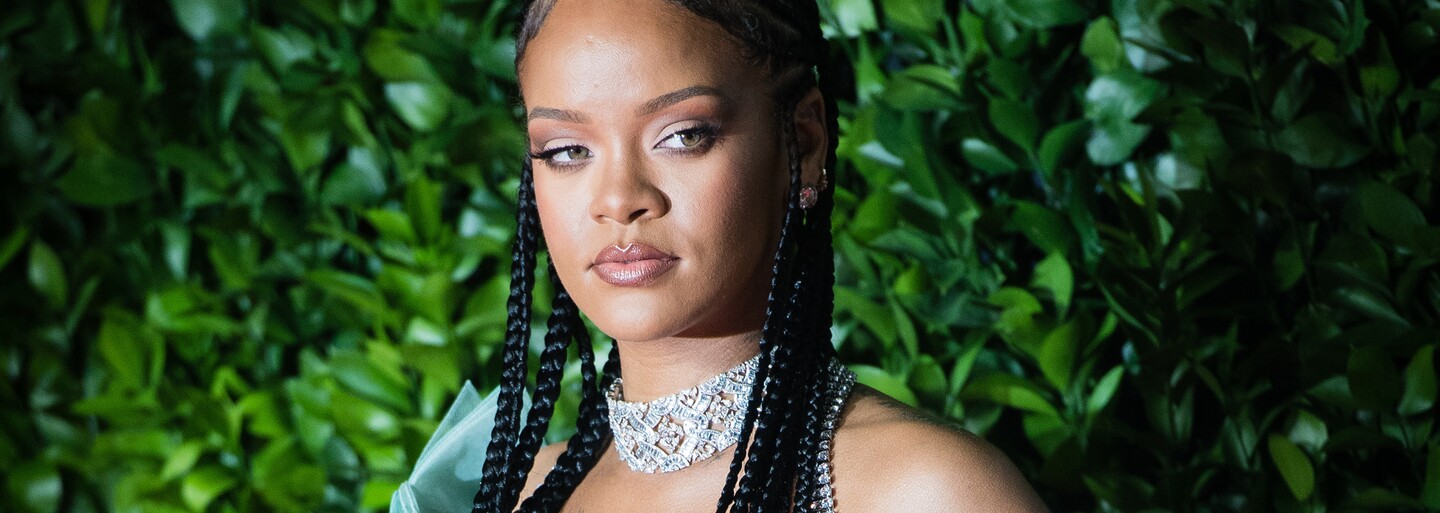 VIDEO: Okouzlující Rihanna ovládla reklamu na luxusní cestovní kufry. Sekundují jí Roger Federer i LeBron James