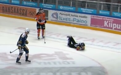 Video: Odražený puk jej připravil o 7 zubů. Má zlomenou čelist a utrpěl otřes mozku Video: Odražený puk jej připravil o 7 zubů. Má zlomenou čelist a utrpěl otřes mozku