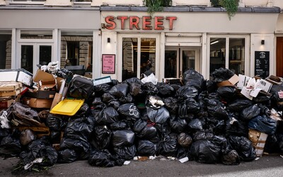 VIDEO: Paríž zaplavilo 6 000 ton odpadkov a mestom sa dnes šíri neznesiteľný smrad. Obyvatelia sa boja invázie potkanov