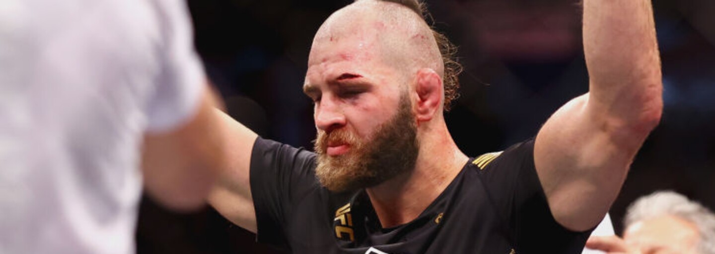 VIDEO: Podívej se, jak šampiona UFC Jiřího Procházku v Brně vítaly tisíce nadšených fanoušků