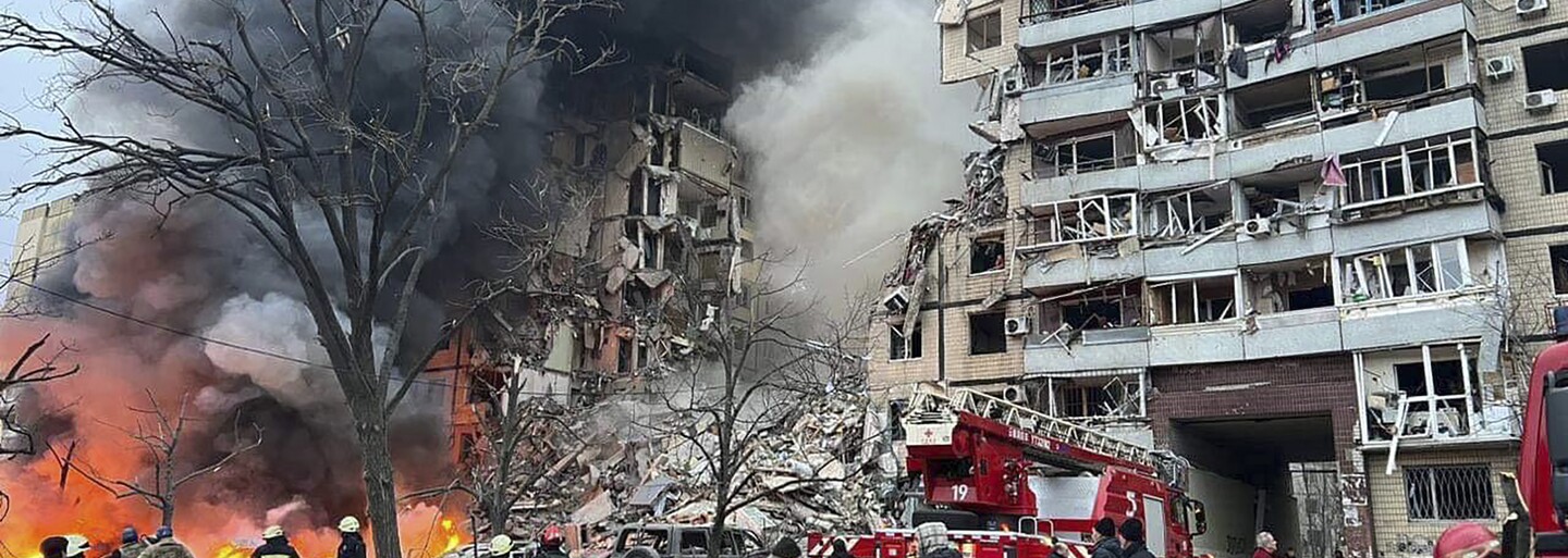 VIDEO: Raketa, která zničila bytovku v ukrajinském Dnipru, si vyžádala nejméně 20 mrtvých včetně 15leté dívky