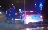 VIDEO: Řidič ujížděl policii v Olomouci rychlostí přes 250 km/h. Hlídce nezastavil, prý si jí nevšiml