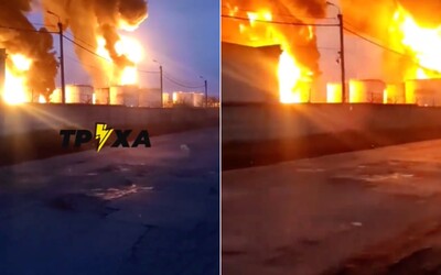 VIDEO: Rusi tvrdia, že im Ukrajinci zbombardovali ropný sklad. Útok môže ohroziť mierové rokovania, odkazujú od Putina