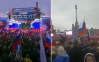 VIDEO: Ruská štátna televízia musela vložiť zvuky potlesku do Putinovej ceremónie. Dav mlčal, aj keď ho rečník burcoval krikom