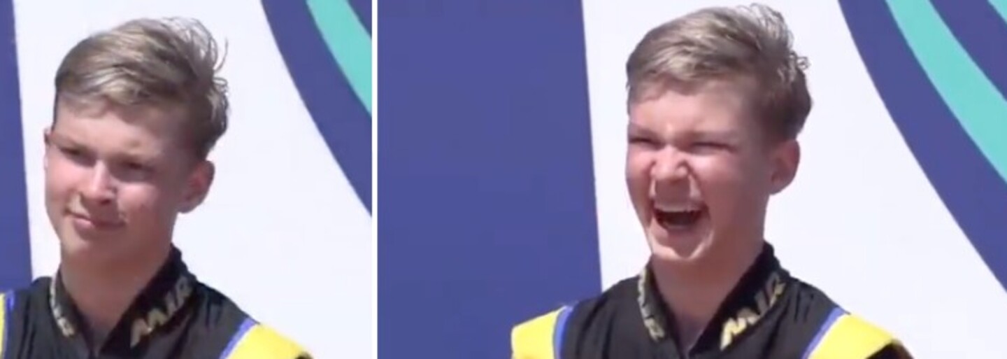 VIDEO: Ruský juniorský jezdec hajloval na stupních vítězů. Ukrajinský soupeř to nenechal bez reakce